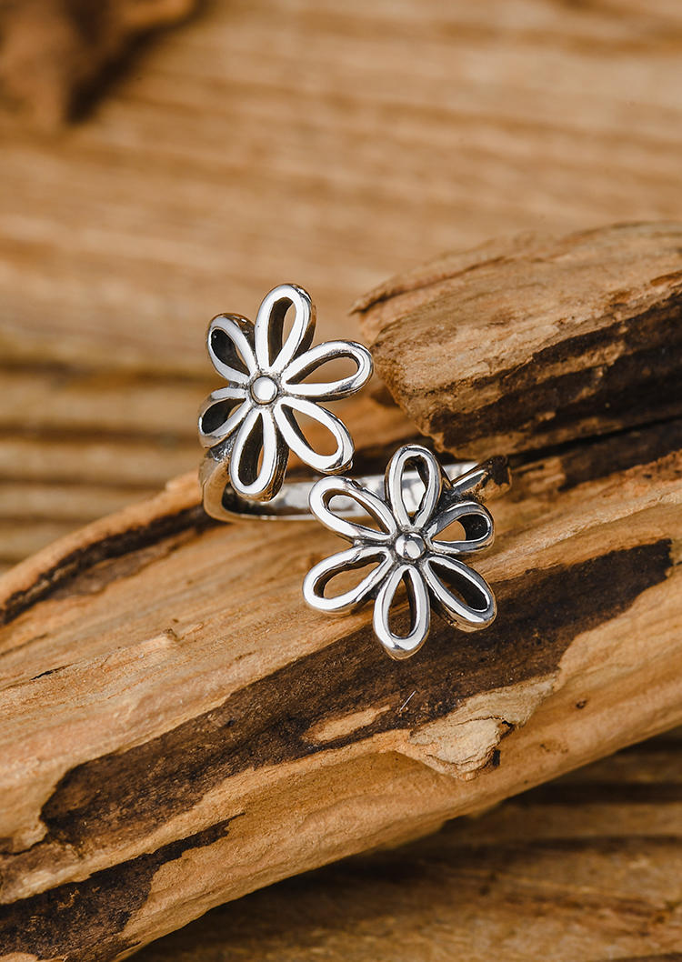 

Rings Floral Hollow Out Alloy Open Ring in Silver. Size
