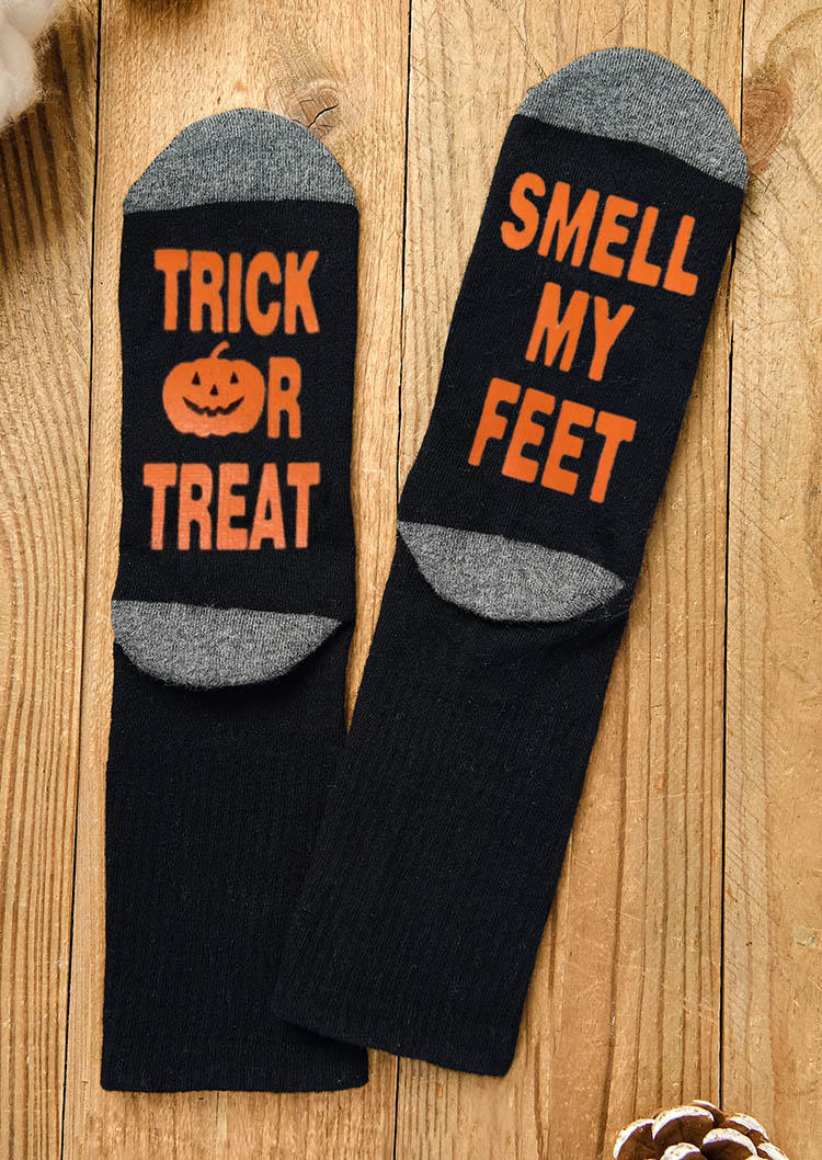 Crew Socks Halloween Trick Or Treat Smell My Feet Pumpkin Crew Socks in Black. Size: One Size