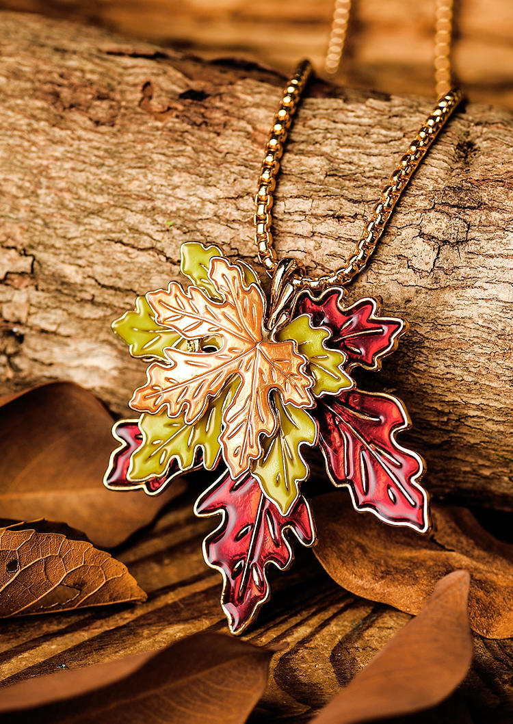 Necklaces Maple Leaf Alloy Pendant Necklace in Multicolor. Size: One Size