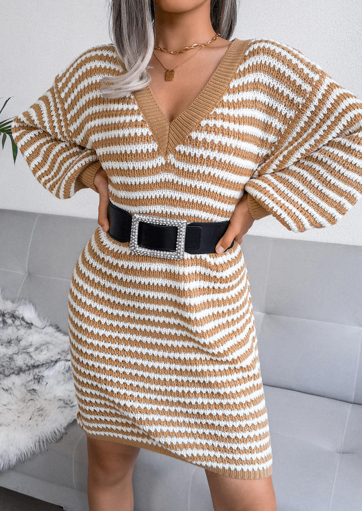 

Sweater Dresses Striped Long Sleeve V-Neck Sweater Dress without Belt in Multicolor. Size