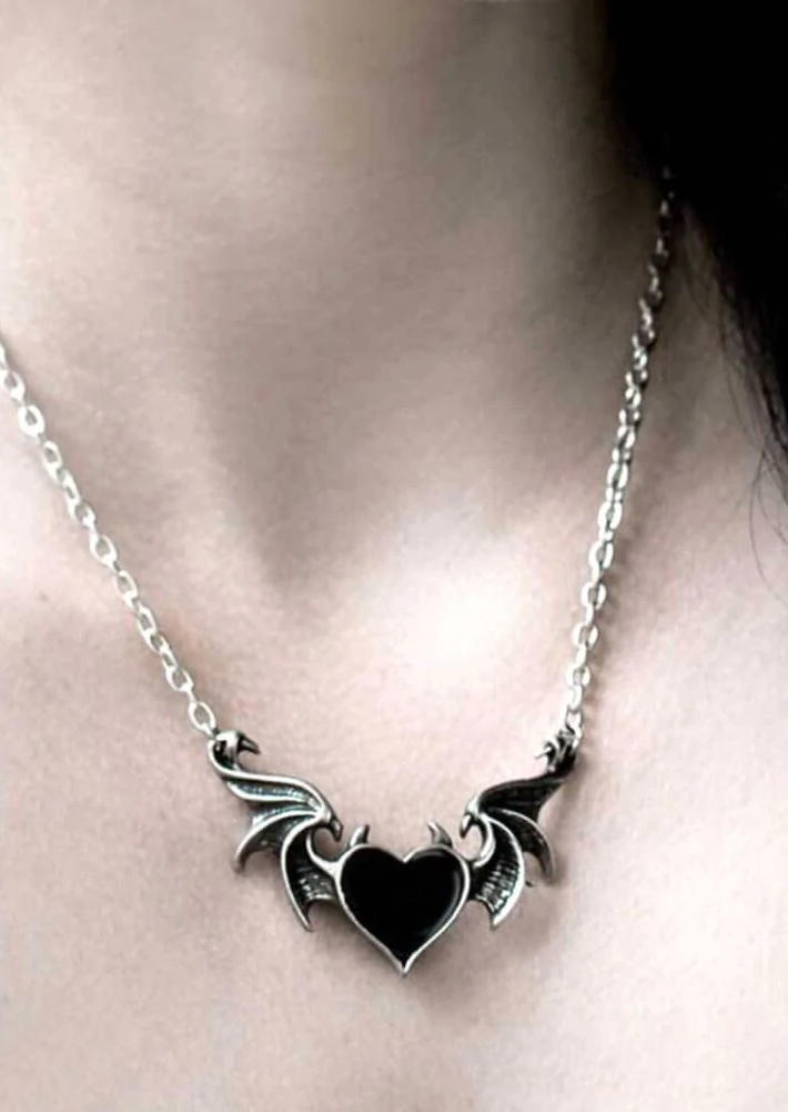 Necklaces Halloween Heart Alloy Gothic Pendant Necklace in Black,Red. Size: One Size