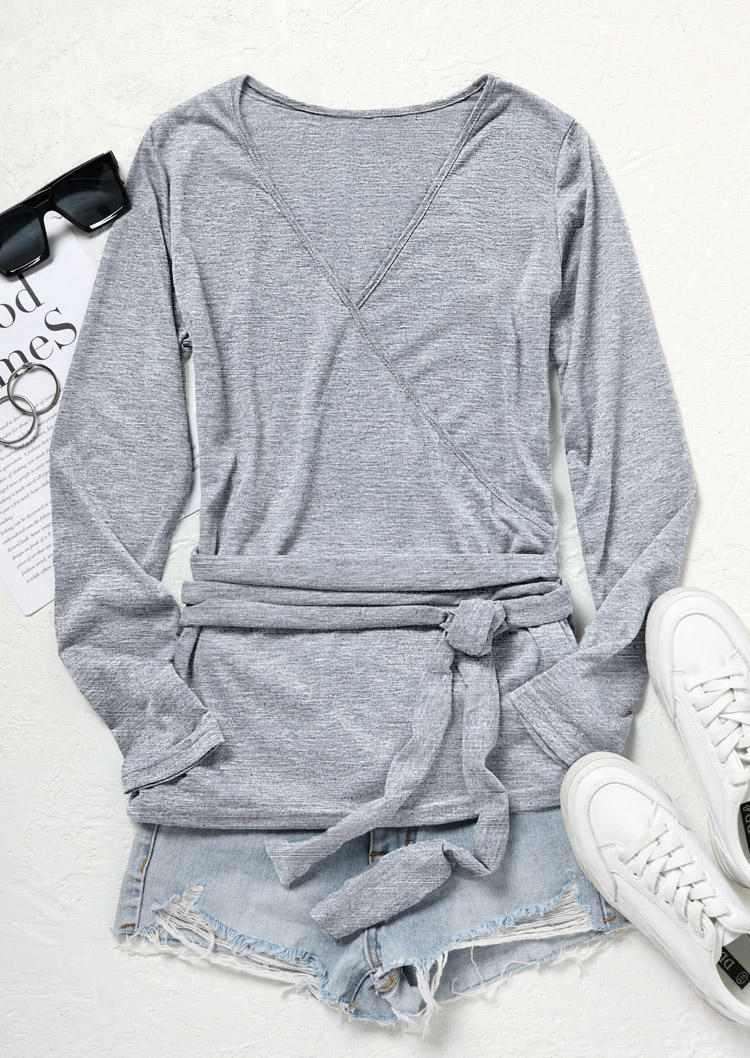 

Blouses Ruched Long Sleeve V-Neck Blouse with Belt in Gray. Size: ,XL