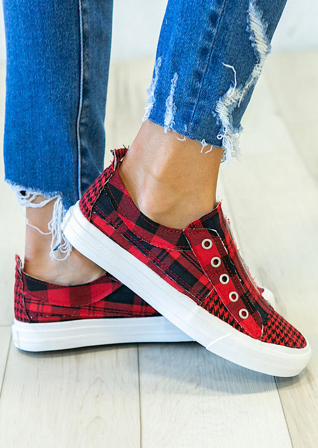 

Sneakers Plaid Round Toe Flat Sneakers in Red. Size: ,38,39,40,41