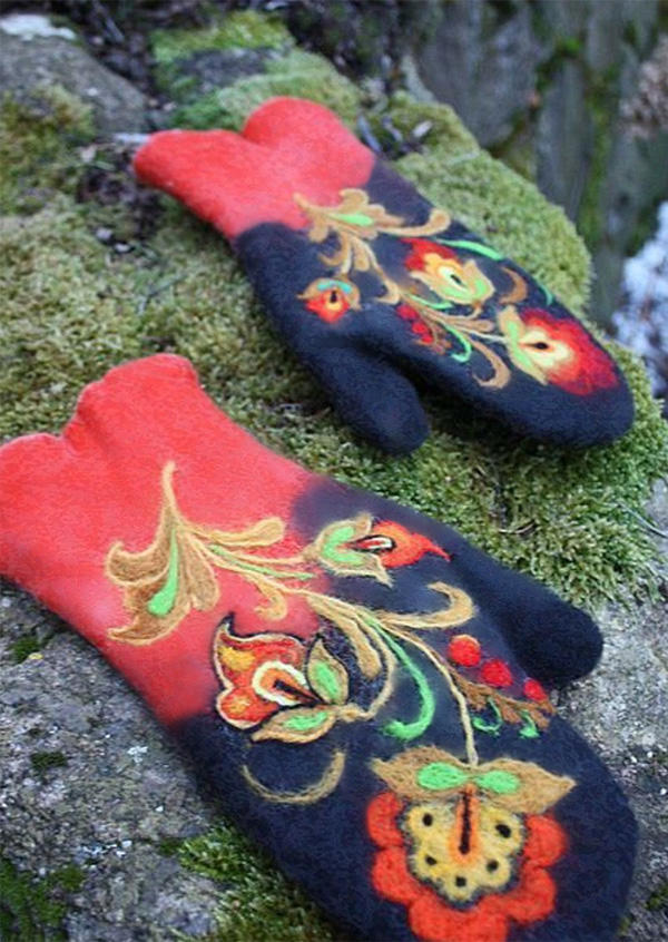 

Gloves Ethnic Floral Embroidery Gloves in Red. Size