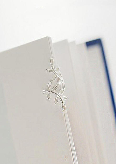 

Earrings 1Pc Leaf Alloy Ear Clip Earring in Silver. Size