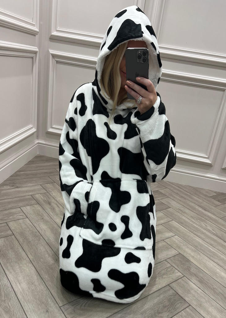 

Hoodies Cow Kangaroo Pocket Flannel Hoodie in Multicolor. Size: L,M,,XL