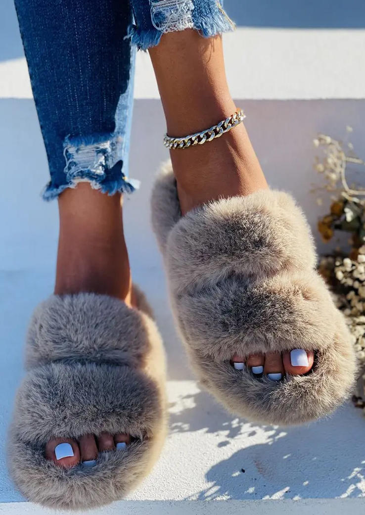 

Slippers Furry Flat Casual Slippers in Khaki. Size