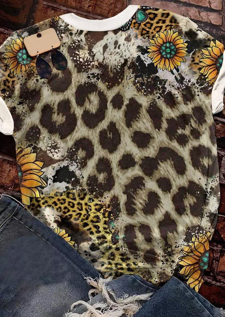 Just A Girl Who Loves Country Music Leopard T-Shirt Tee