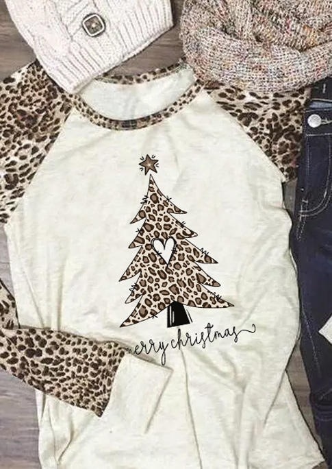 

T-shirts Tees Merry Christmas Tree Heart Leopard Long Sleeve T-Shirt Tee in Multicolor. Size: M