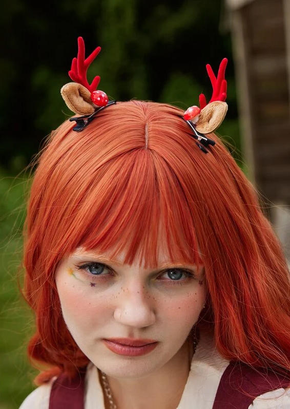 

Christmas Reindeer Mushroom Hairpin in Red. Size