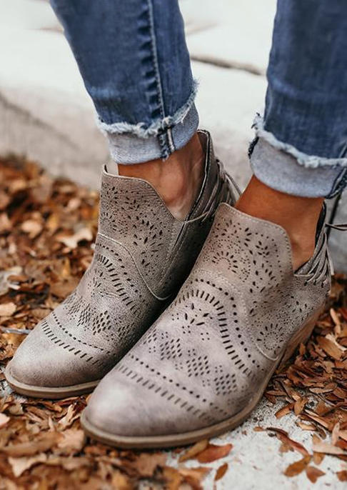 

Boots Hollow Out Tie Round Toe Heeled Boots in Gray. Size: ,38,39,40,41
