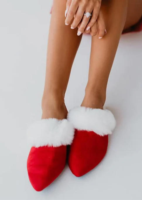 

Slippers Color Block Furry Flat Pointed Toe Slippers in Red. Size: ,38,39,40,41