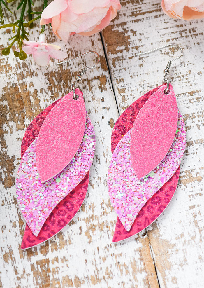 

Earrings Glitter Leopard Leaf Multi-Layered Leather Earrings in Pink. Size