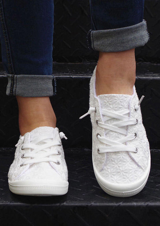 Sneakers Floral Lace Up Flat Sneakers in White. Size: 37,38,39,40,41
