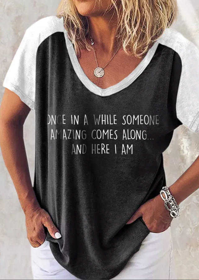 

T-shirts Tees Once In A While Someone Amazing Comes Along And Here I Am T-Shirt Tee - Dark Grey in Gray. Size: L,,S,XL