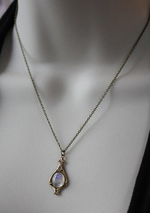 

Necklaces Moonstone Water Drop Pendant Necklace in Gold. Size
