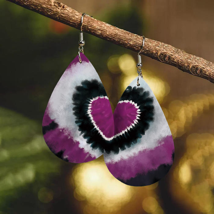 

Earrings Valentine Heart PU Leather Earrings in Purple. Size