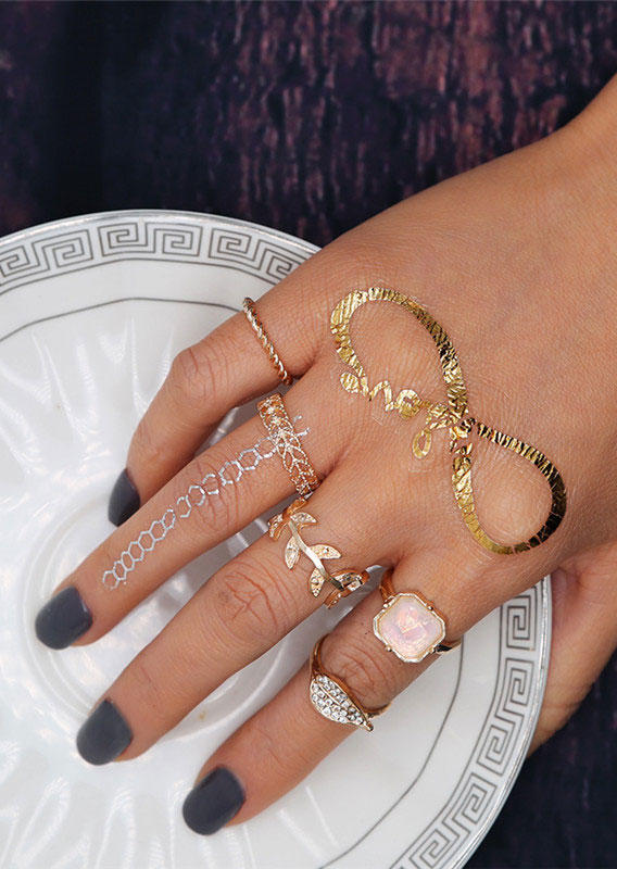 Rings 5Pcs Rhinestone Hollow Out Leaf Ring Set in Gold. Size: One Size