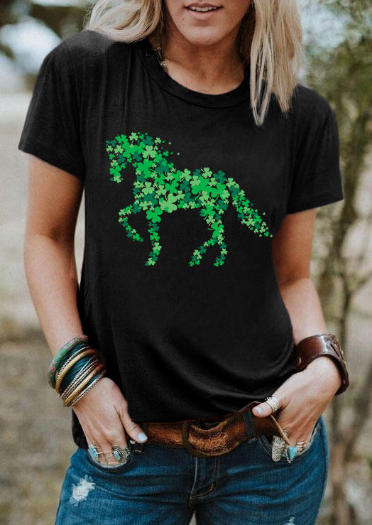 T-shirts Tees St. Patrick's Day Lucky Shamrock Horseback Riding T-Shirt Tee in Black. Size: L,M,S,XL
