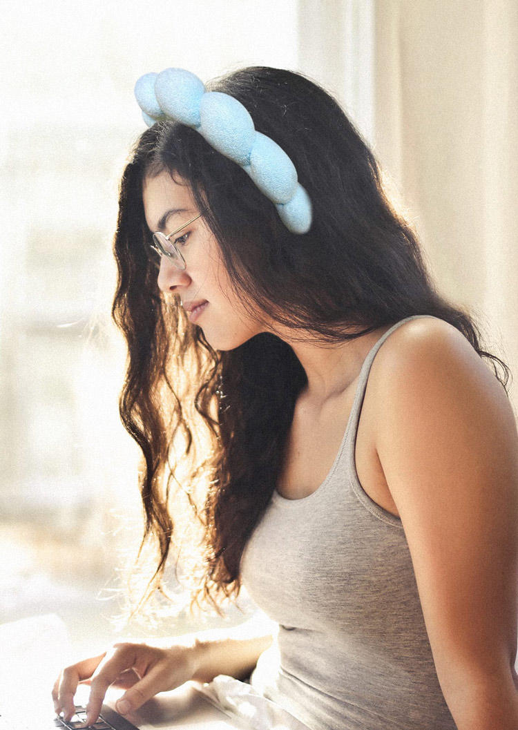 

Soft Twist Casual Headband in Blue. Size