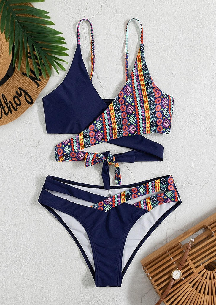 

Bikini Sets Geometric Hollow Out Tie Ethnic Bikini Set in Multicolor. Size: L,,XL