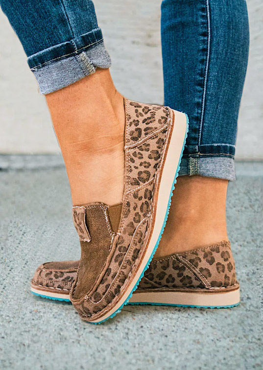 

Sneakers Leopard Slip On Round Toe Flat Sneakers in Multicolor. Size