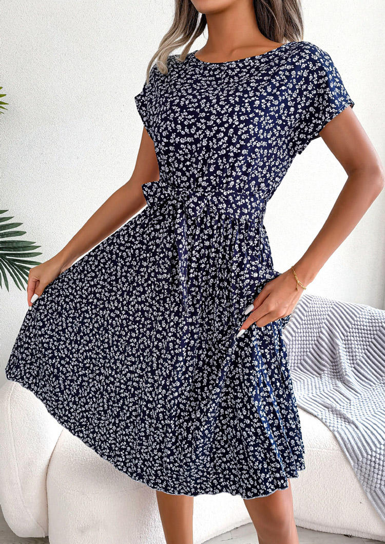 

Midi Dresses Ditsy Floral O-Neck Midi Dress in Blue. Size