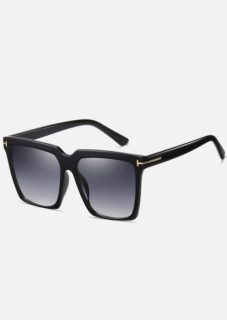 

Sunglasses Summer Plastic Frame Sunglasses in Black. Size