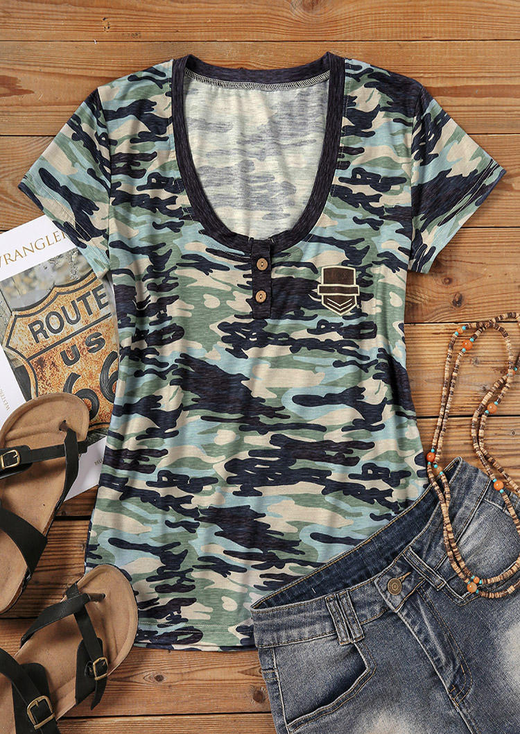 

Blouses Camouflage Button Short Sleeve Blouse in Multicolor. Size