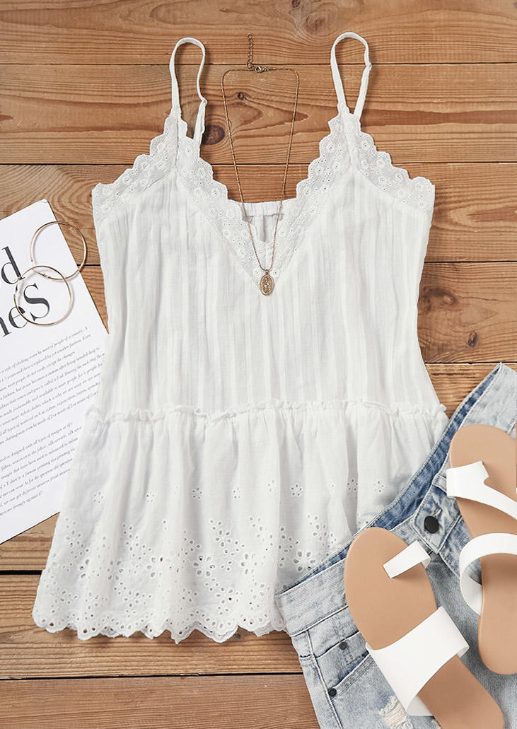 

Tank Tops Lace Scallop Collar Camisole in White. Size: L