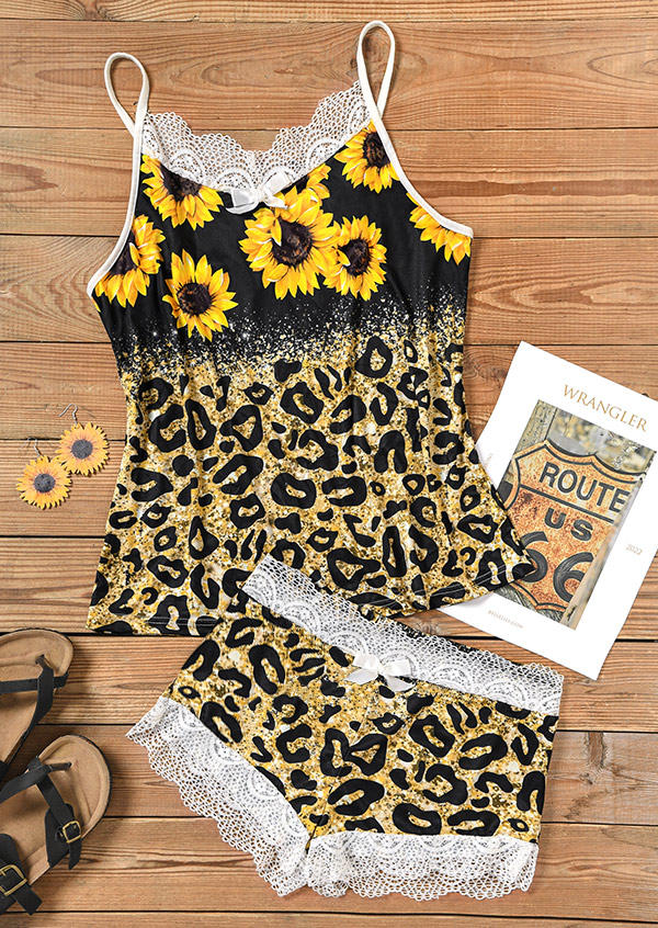 

Sleepwear Sunflower Leopard Lace Camisole And Shorts Pajamas Set in Multicolor. Size