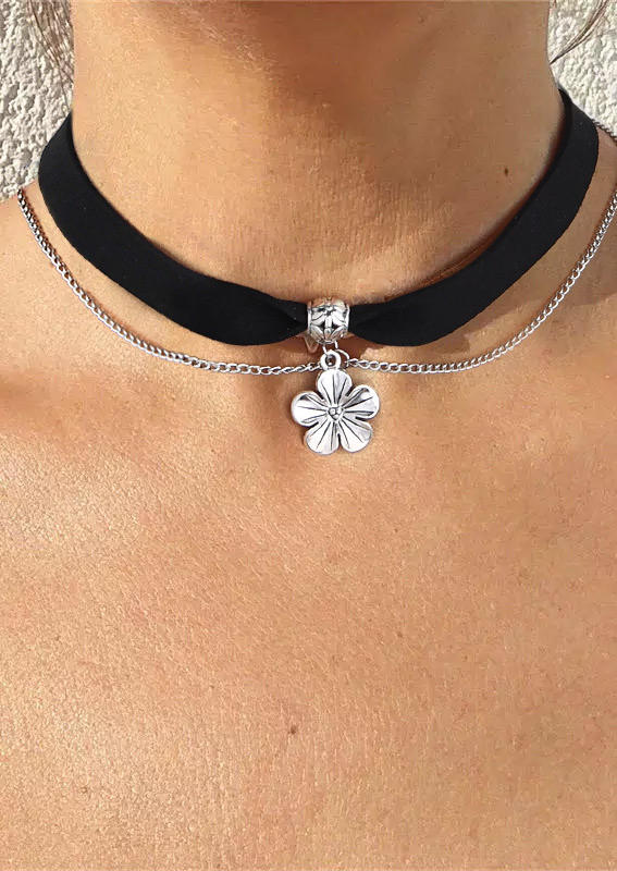 

Necklaces Floral Double-Layered Choker Necklace in Black. Size