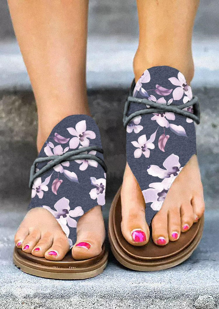 

Sandals Floral Flip Flops Flat Sandals in Gray. Size: ,38,39,40,41