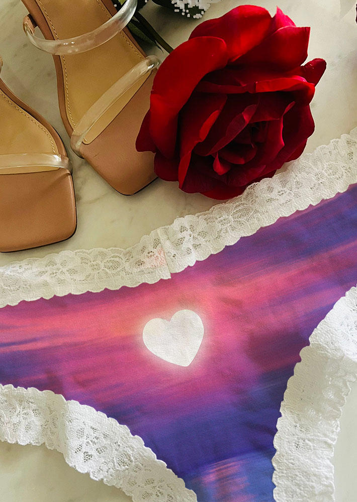 

Panties Heart Lace Splicing Panties in Multicolor. Size: L,M,,XL