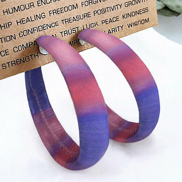 

Earrings Gradient Hoop PU Leather Earrings in Multicolor. Size