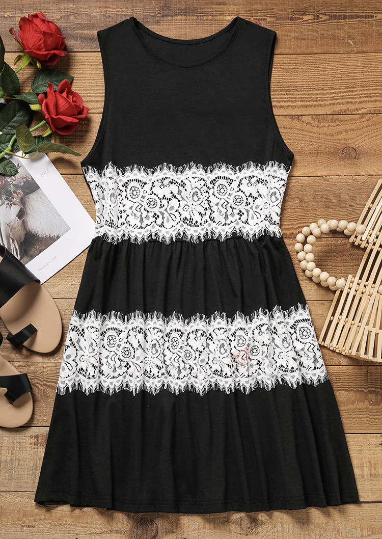 

Mini Dresses Lace Splicing Ruffled O-Neck Mini Dress in Black. Size: M,,XL