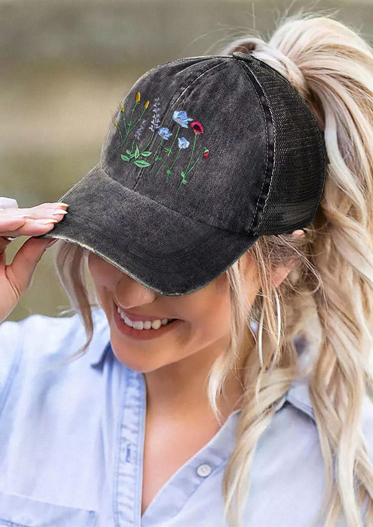 

Hats Floral Criss-Cross Baseball Cap in Black. Size