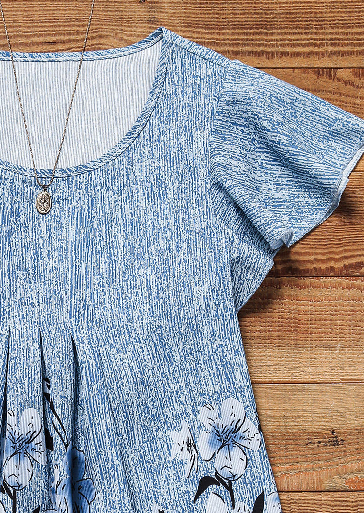 

Blouses Floral Ruffled Glitter Blouse in Multicolor. Size
