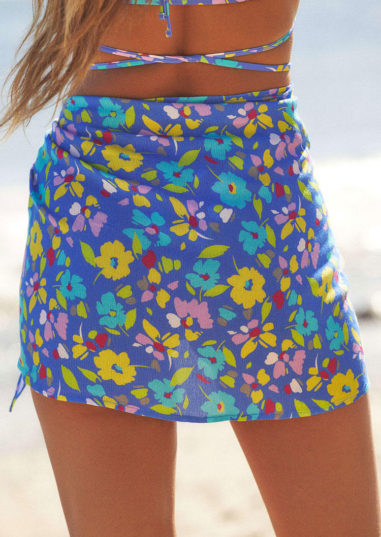

Cover Ups Colorful Floral Casual Cover Up in Blue. Size
