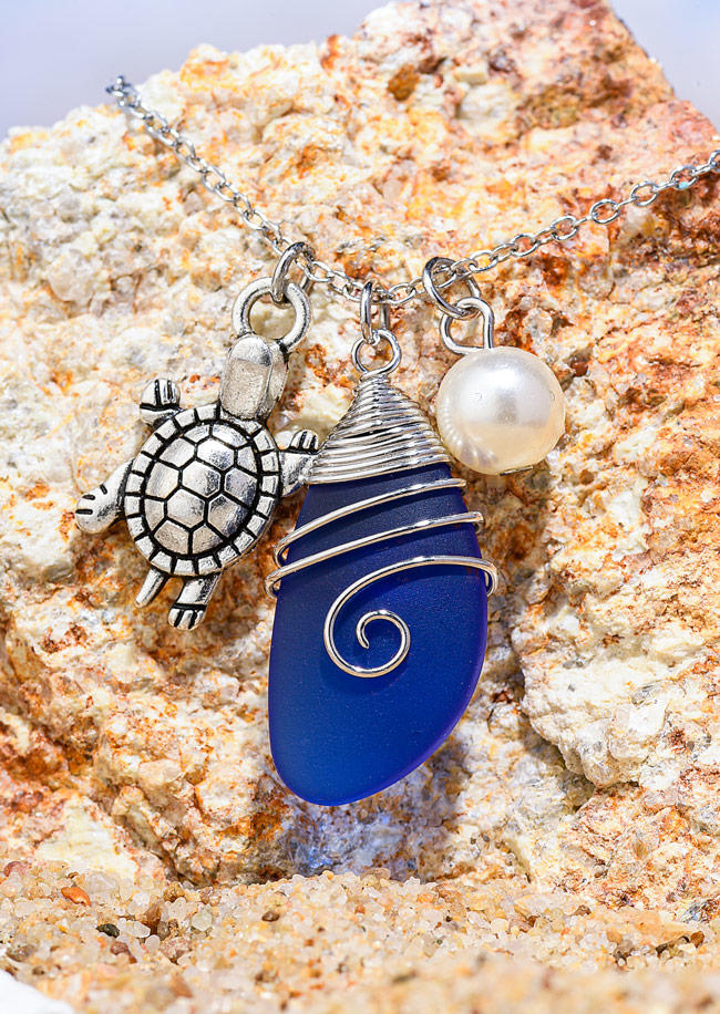 

Necklaces Sea Turtle Pearl Pendant Necklace in Silver. Size