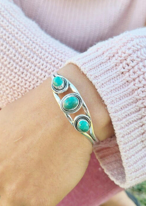 

Bracelet Turquoise Hollow Out Alloy Bracelet in Silver. Size