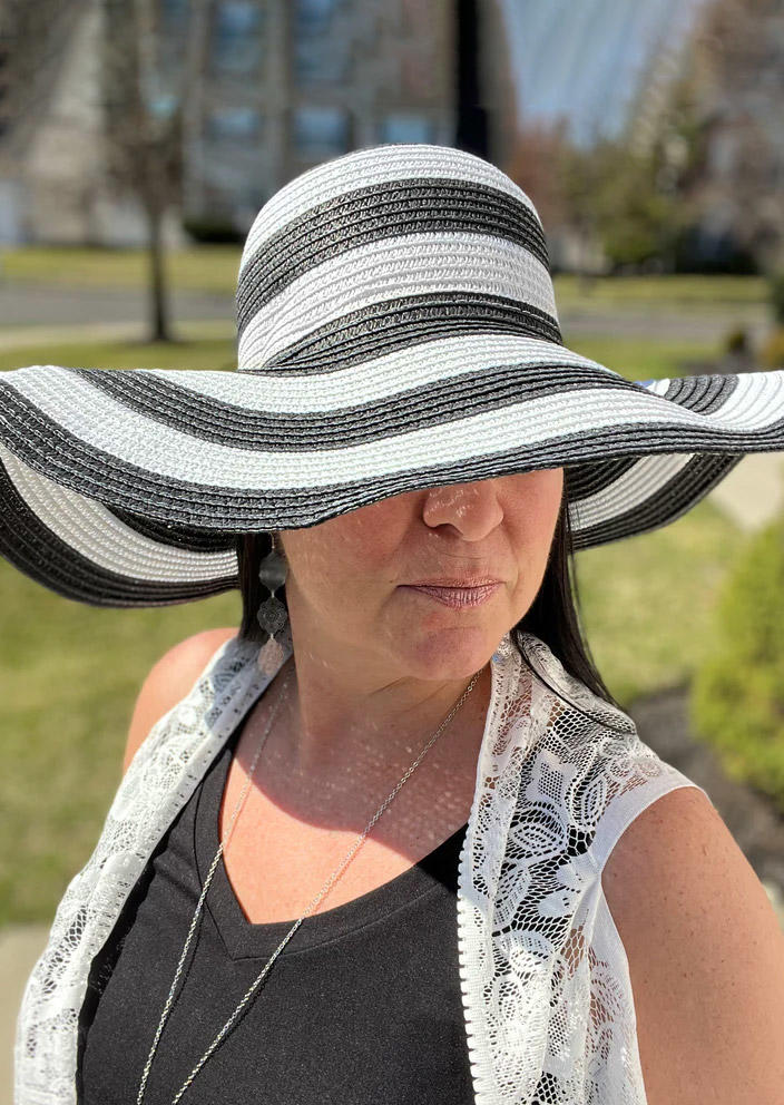 

Hats Striped Sun Visor Straw Hat in Multicolor. Size