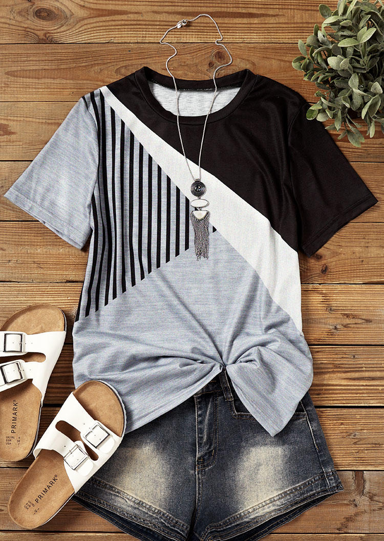 

Blouses Vertical Striped Color Block Blouse in Gray. Size: ,XL