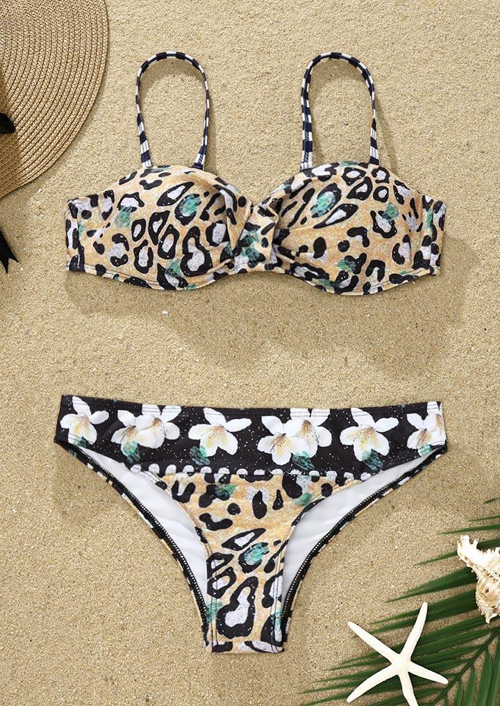 

Bikini Sets Floral Leopard Striped Bikini Set in Multicolor. Size: M,,XL