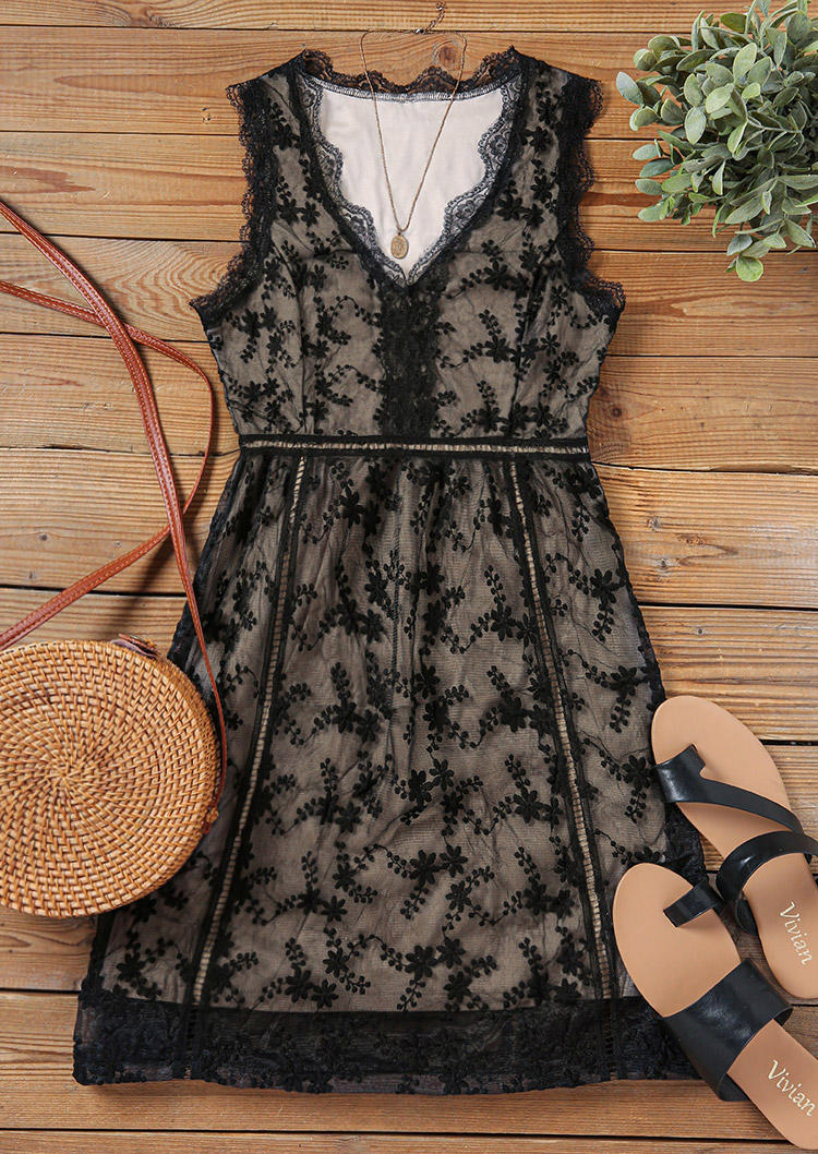 

Mini Dresses Lace Splicing Sleeveless Mini Dress in Black. Size: ,XL