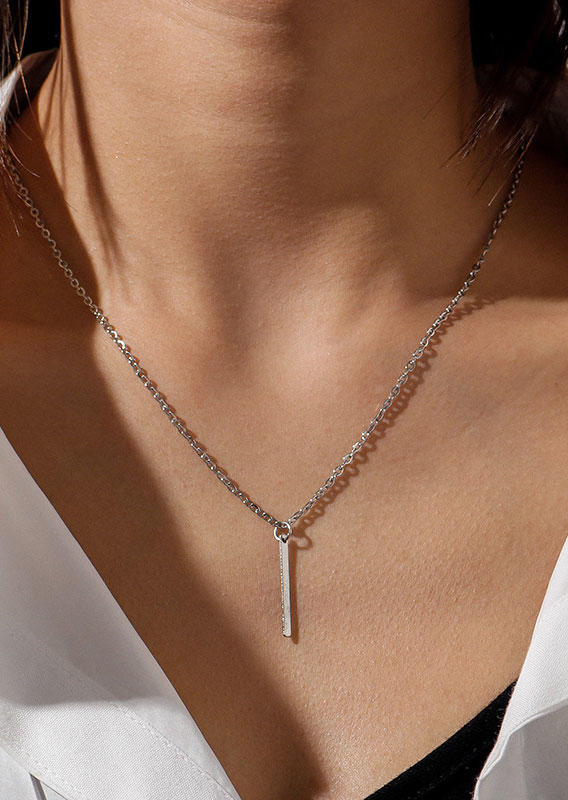 

Necklaces Rectangle Geometric Alloy Pendant Necklace in Silver. Size