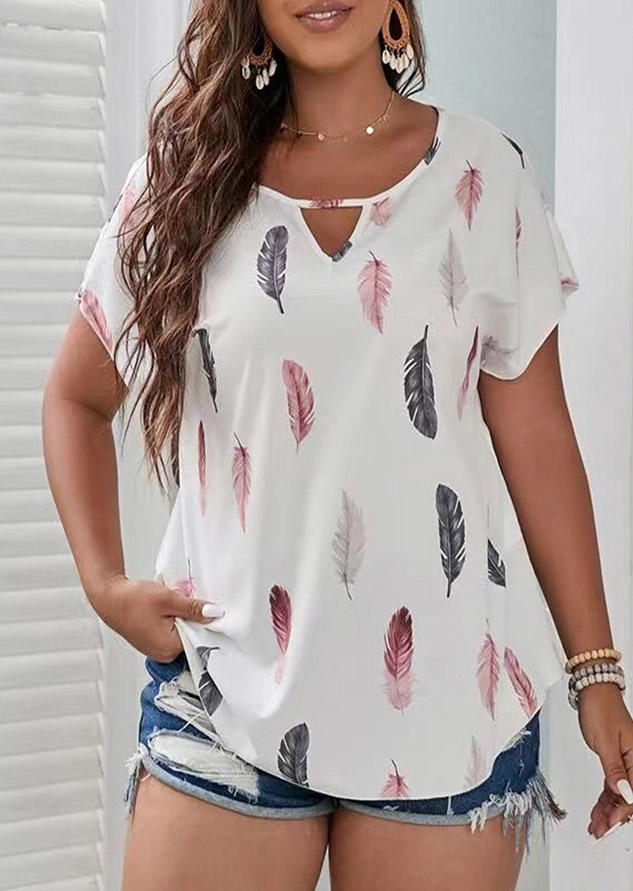 

Blouses Feather Keyhole Neck Blouse in White. Size: M