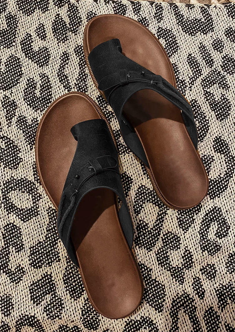 

Slippers Summer Toe Ring Flat Slippers in Black. Size