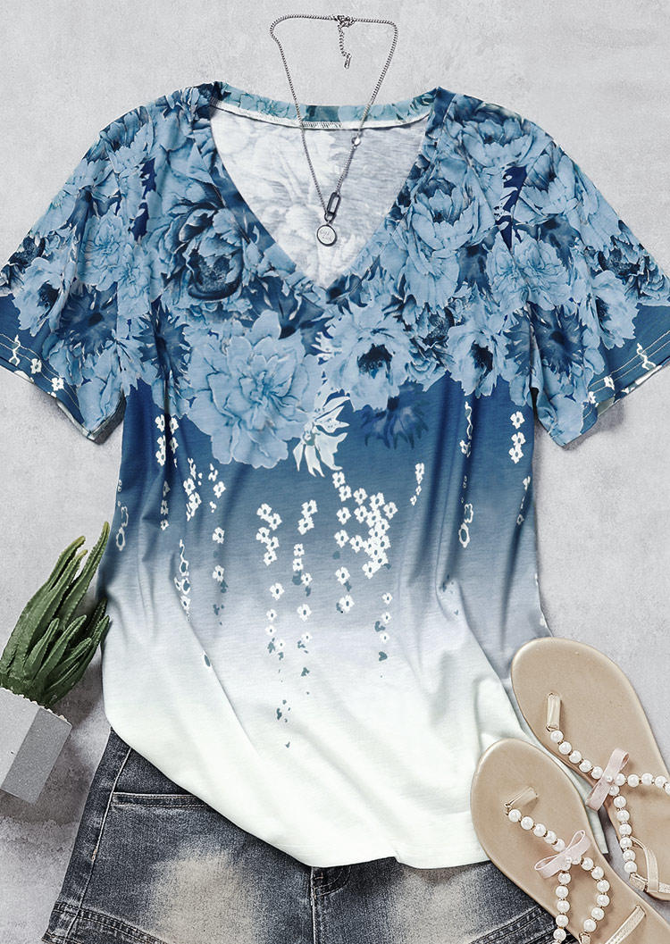 

Blouses Floral Gradient V-Neck Blouse in Blue. Size: M,,XL