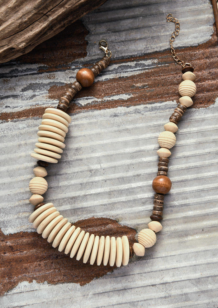 

Necklaces Beading Wooden Choker Necklace in Multicolor. Size